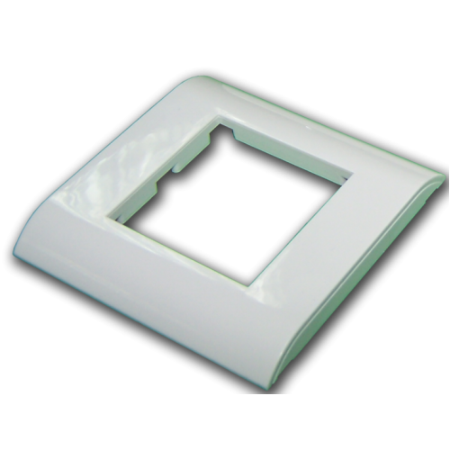 Пластиковая накладка на цоколь, 45х45, белая