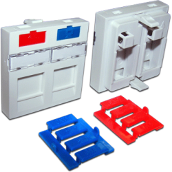 Вставка 45x45 на 2 кейстоуна, со шторкой, маркировкой и иконками, белая