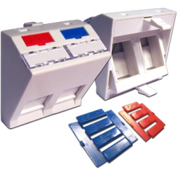 Вставка 45x45 на 2 кейстоуна, угловая, со шторкой, маркировкой и иконками, белая