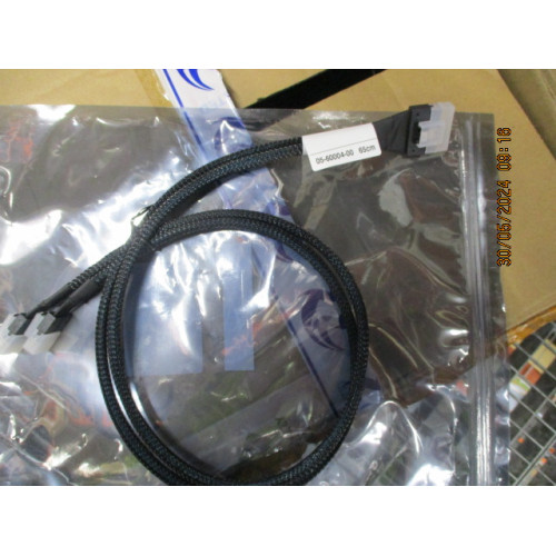 Cable, x8 SFF-8654 to 2x4 SFF-8654 (Slim SAS), 0,65M (analog 05-60004-00 / ACD-60004-ZC)